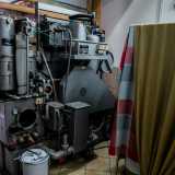 �Funziona ancora perfettamente � sottolinea la proprietaria Antonia Carrante �. � un tipo di macchinario in cui non viene utilizzata l�acqua ma un solvente liquido e incolore chiamato percloroetilene che pulisce tessuti pi� delicati come lana, seta, pelle e lino�